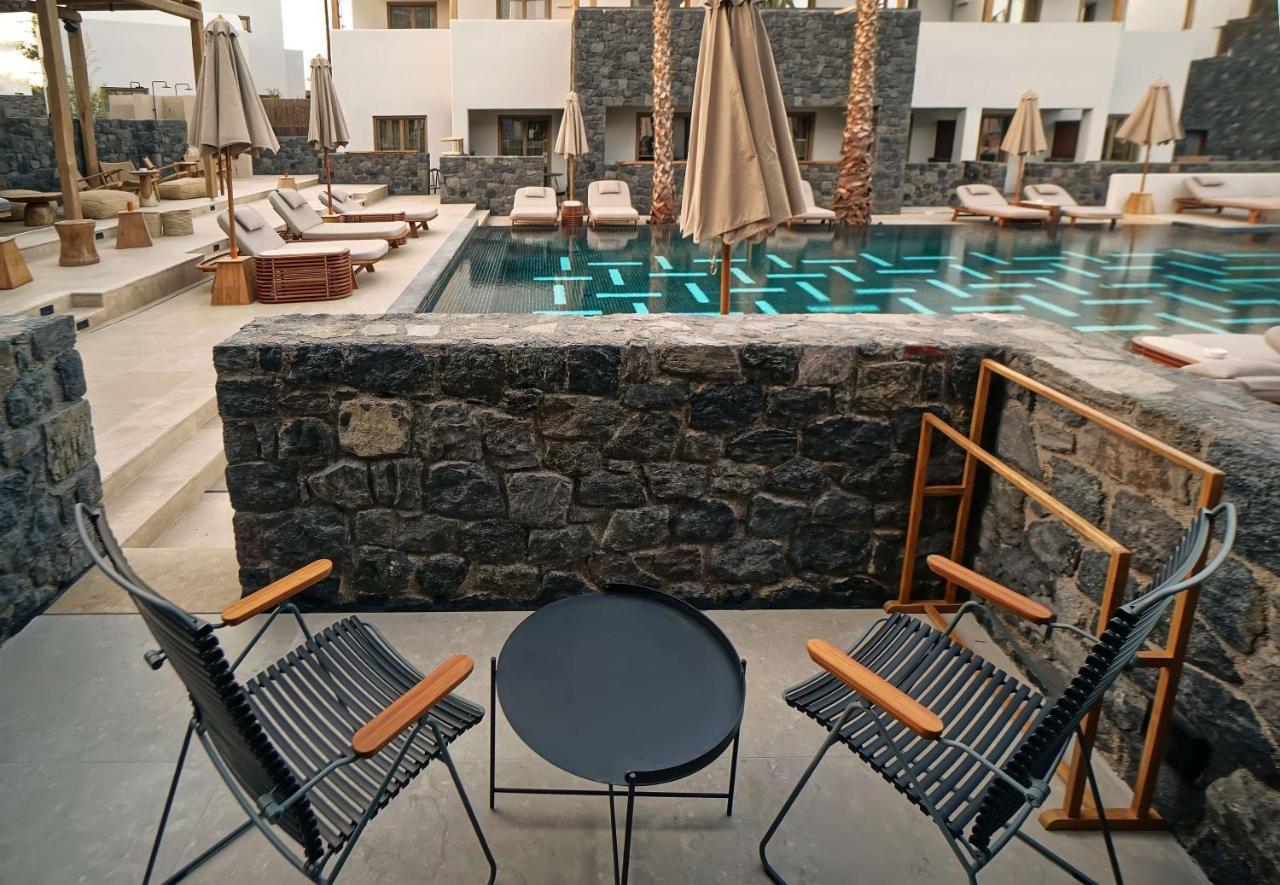 Radisson Blu Zaffron Resort, Santorini (Adults Only) Kamári Екстериор снимка