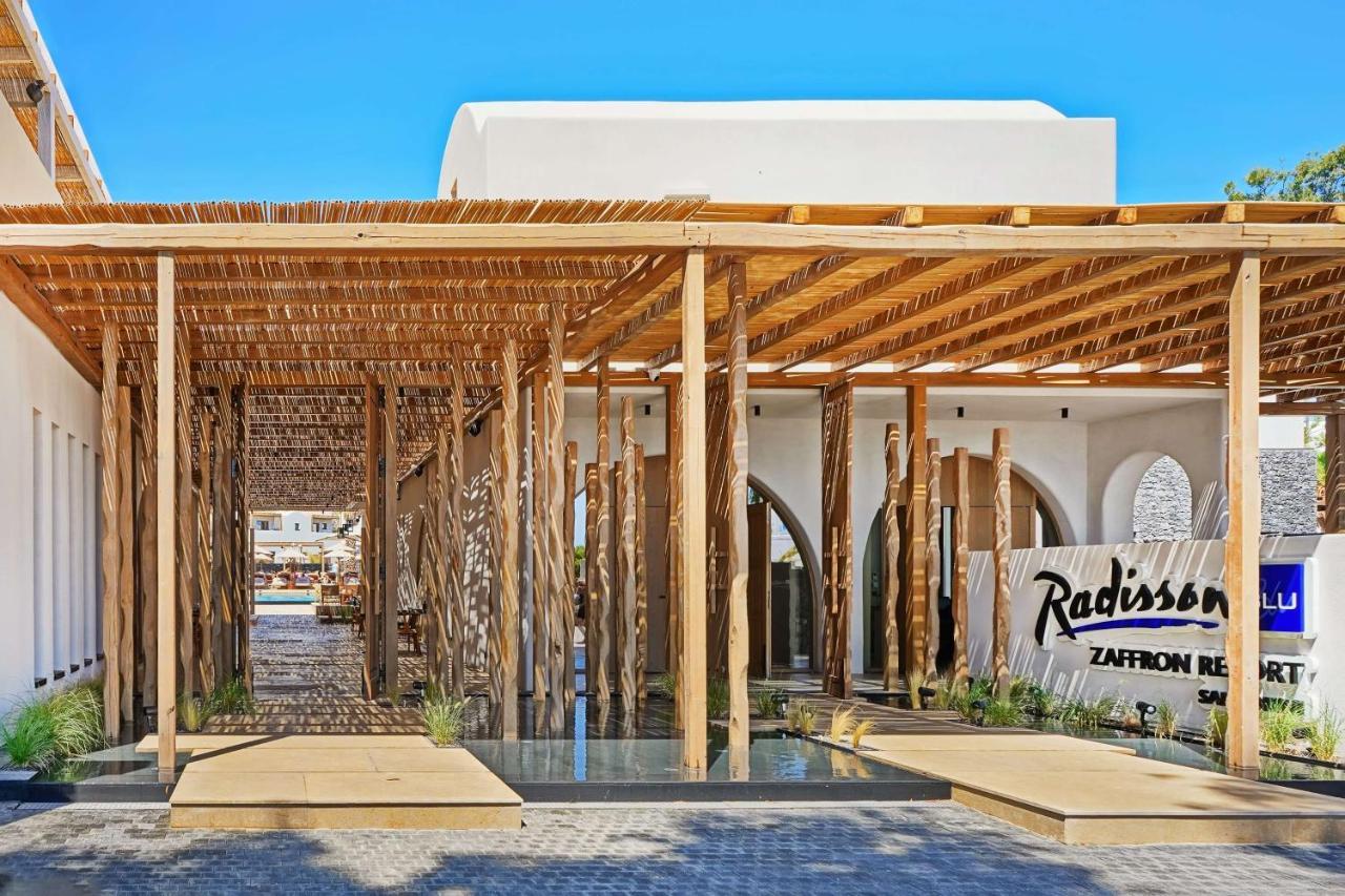 Radisson Blu Zaffron Resort, Santorini (Adults Only) Kamári Екстериор снимка