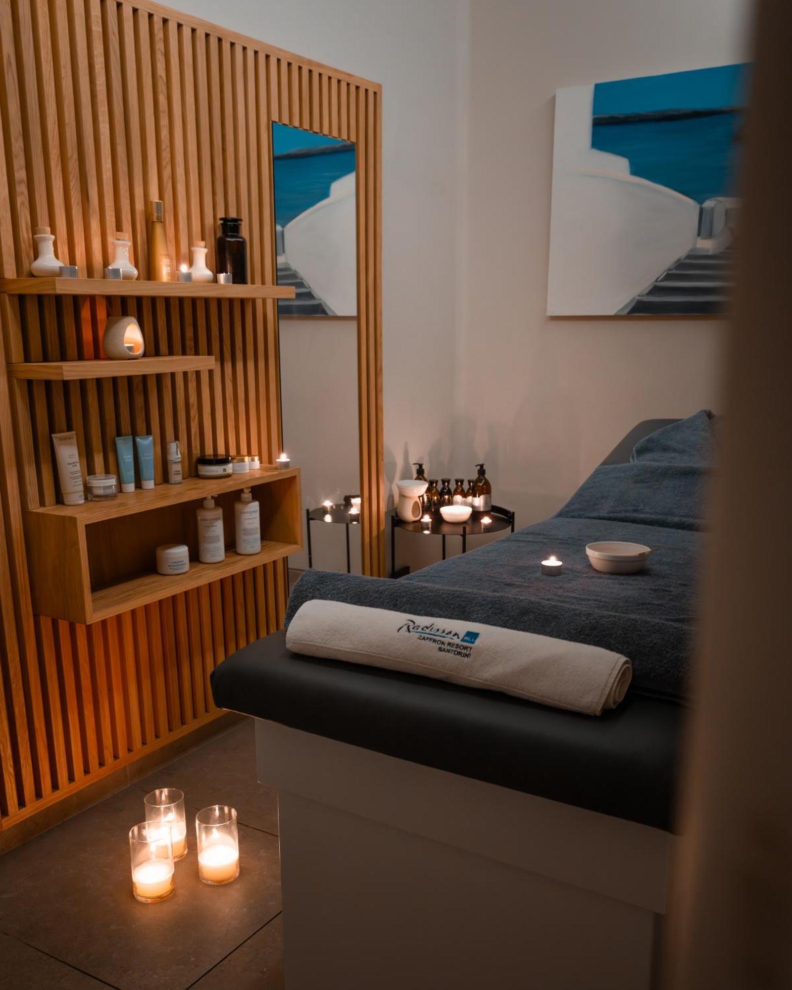 Radisson Blu Zaffron Resort, Santorini (Adults Only) Kamári Екстериор снимка